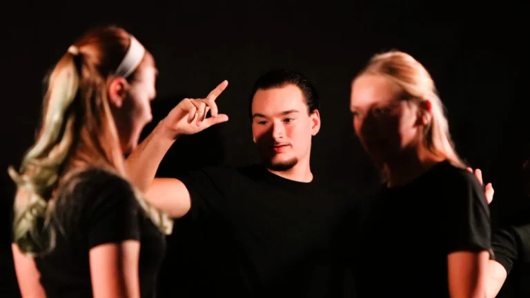 Mehr über den Artikel erfahren 🔥 Jugendtheater-Highlight im Theater im Viertel